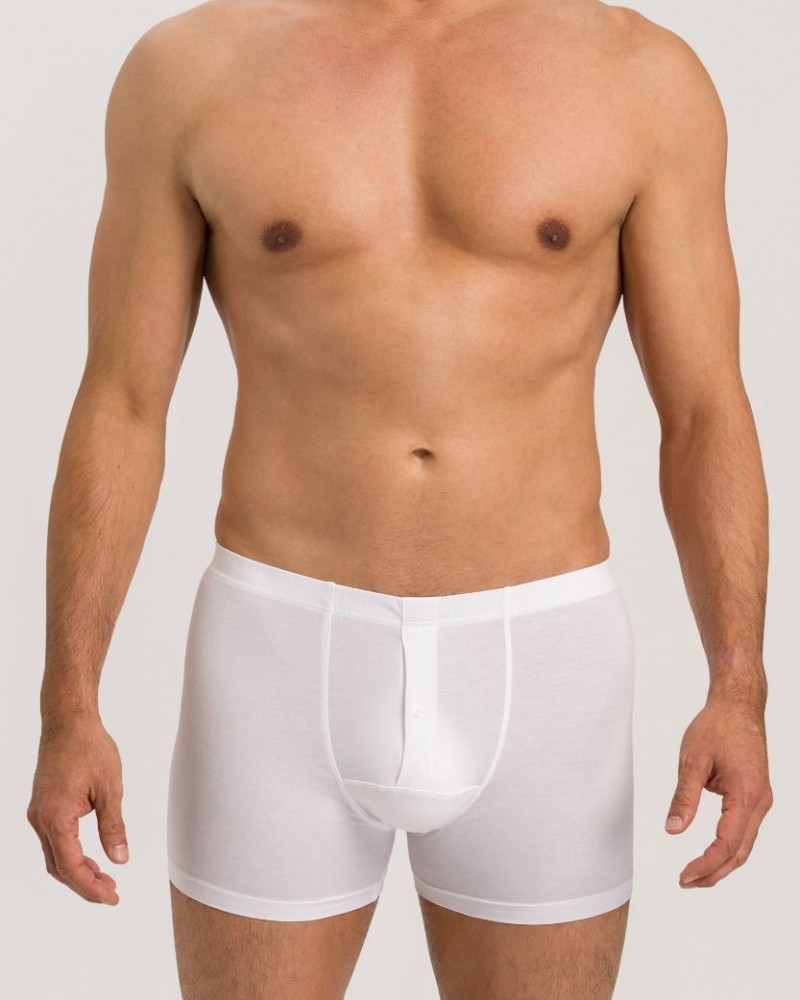 БОКСЕРКИ/COTTON SENSATION - БОКСЕРКИ/COTTON SENSATION -  - Боксерки LONG LEG/HANRO Цвят: бяло Серия: COTTON SENSATION Състав: 88% памук, 12% еластан Фина материя от висок клас памук и еластан Скрит ластичен колан Копче и подплата в долната част Модела по 