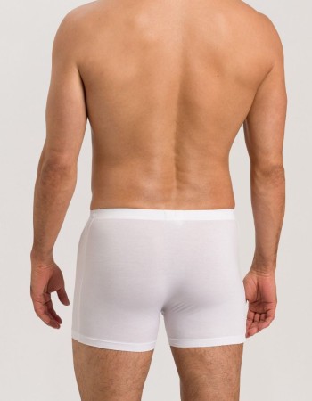 БОКСЕРКИ/COTTON SENSATION - БОКСЕРКИ/COTTON SENSATION -  - Боксерки LONG LEG/HANRO Цвят: бяло Серия: COTTON SENSATION Състав: 88% памук, 12% еластан Фина материя от висок клас памук и еластан Скрит ластичен колан Копче и подплата в долната част Модела по 