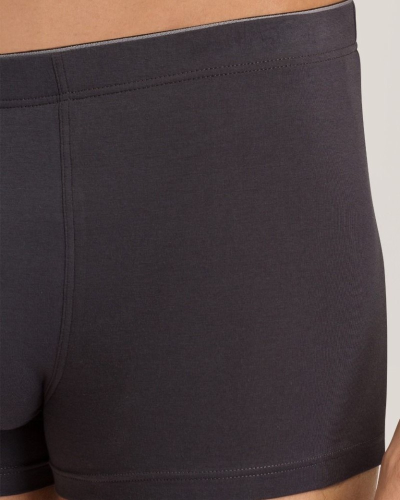 БОКСЕРКИ/COTTON SUPERIOR - БОКСЕРКИ/COTTON SUPERIOR -  - БоксеркиHANRO Цвят: сиво Серия:COTTON SUPERIOR Състав: 93% памук, 7% еластан Фина материя от висок клас памук и еластан Скрит ластичен колан с надписHANROотвътре Моля имайте предвид, че всички проду