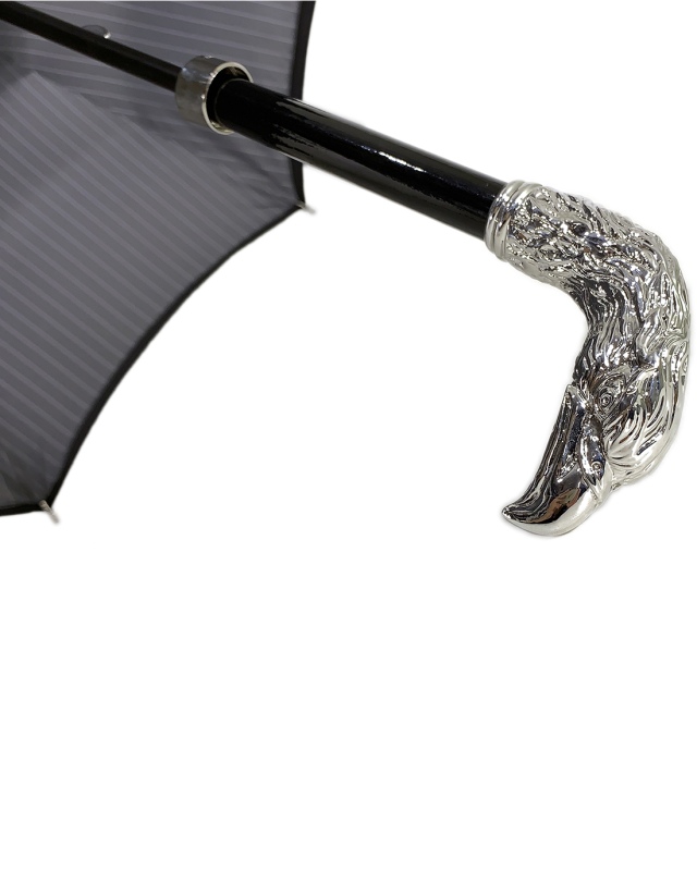 ЧАДЪР ДЪЛЪГ Il Marchesato OS, 4-503 ЧАДЪР ДЪЛЪГ, Umbrellas, 2075861107364 ЧАДЪР ДЪЛЪГ Il Marchesato - 4-503 ЧАДЪР ДЪЛЪГ - Umbrellas - Състав: 100% Полиестер Жакард Метална рамка Посребрена дръжка с глава на орел Вътрешна сива жакардова част Автоматично отваряне Дължина:92см Диаметър:110см Произведено в Италия